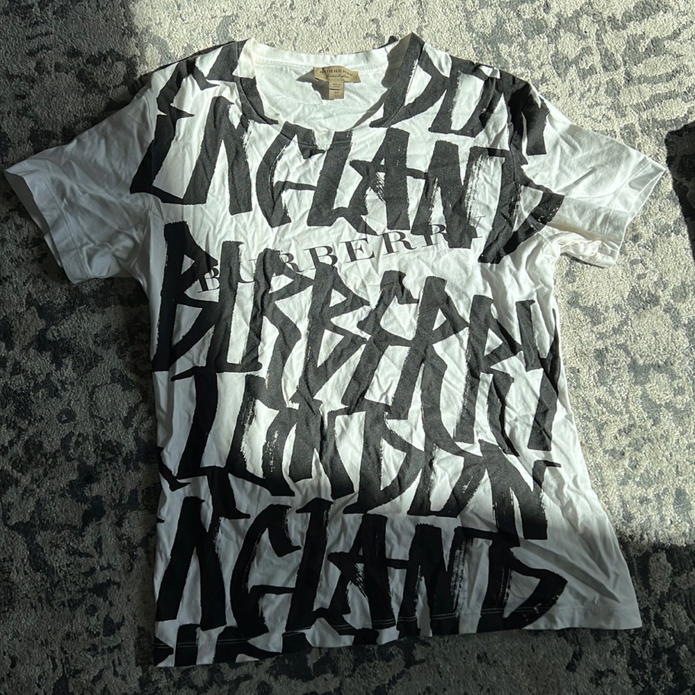 Burberry T-shirt